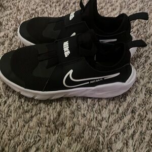 Nike unisex-child Flex Runner 2 Running